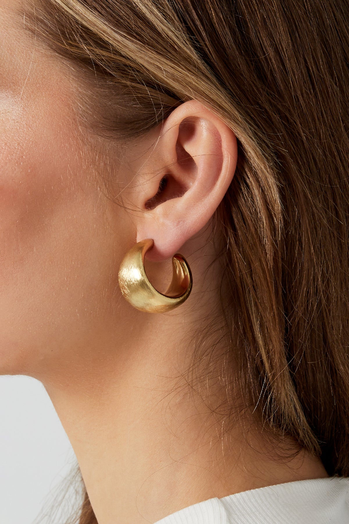 GoldAura™ Brushed Gold Sculpted Hoop Earrings – 304 Stainless Steel