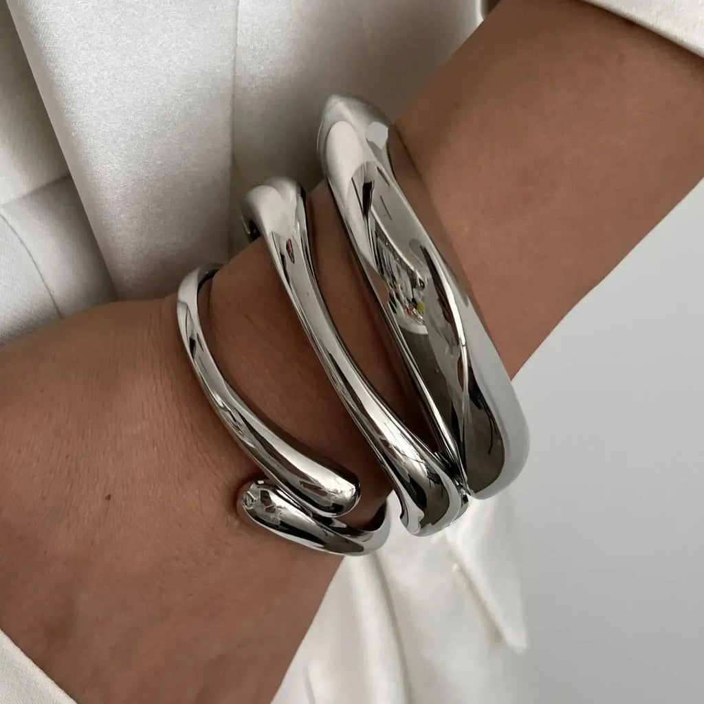 Sculpted Cuff Bangle – Modern Luxury Statement Bracelet