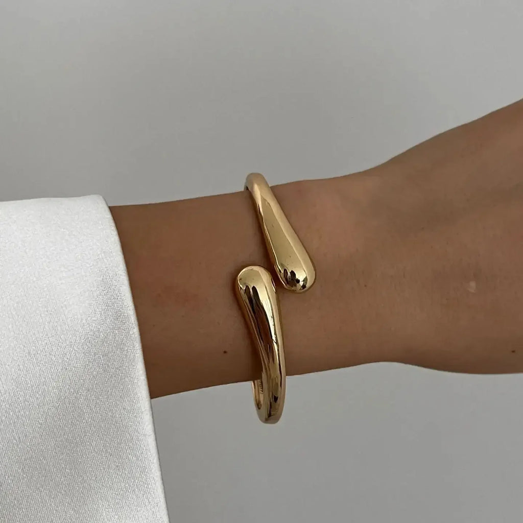 Sculpted Cuff Bangle – Modern Luxury Statement Bracelet