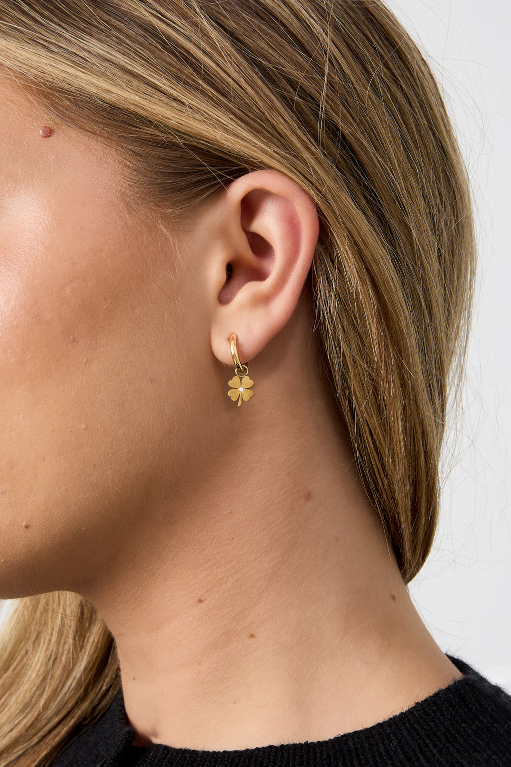 GoldAura™ Lucky Clover Hoop Earrings – Elegant Gold Floral Design