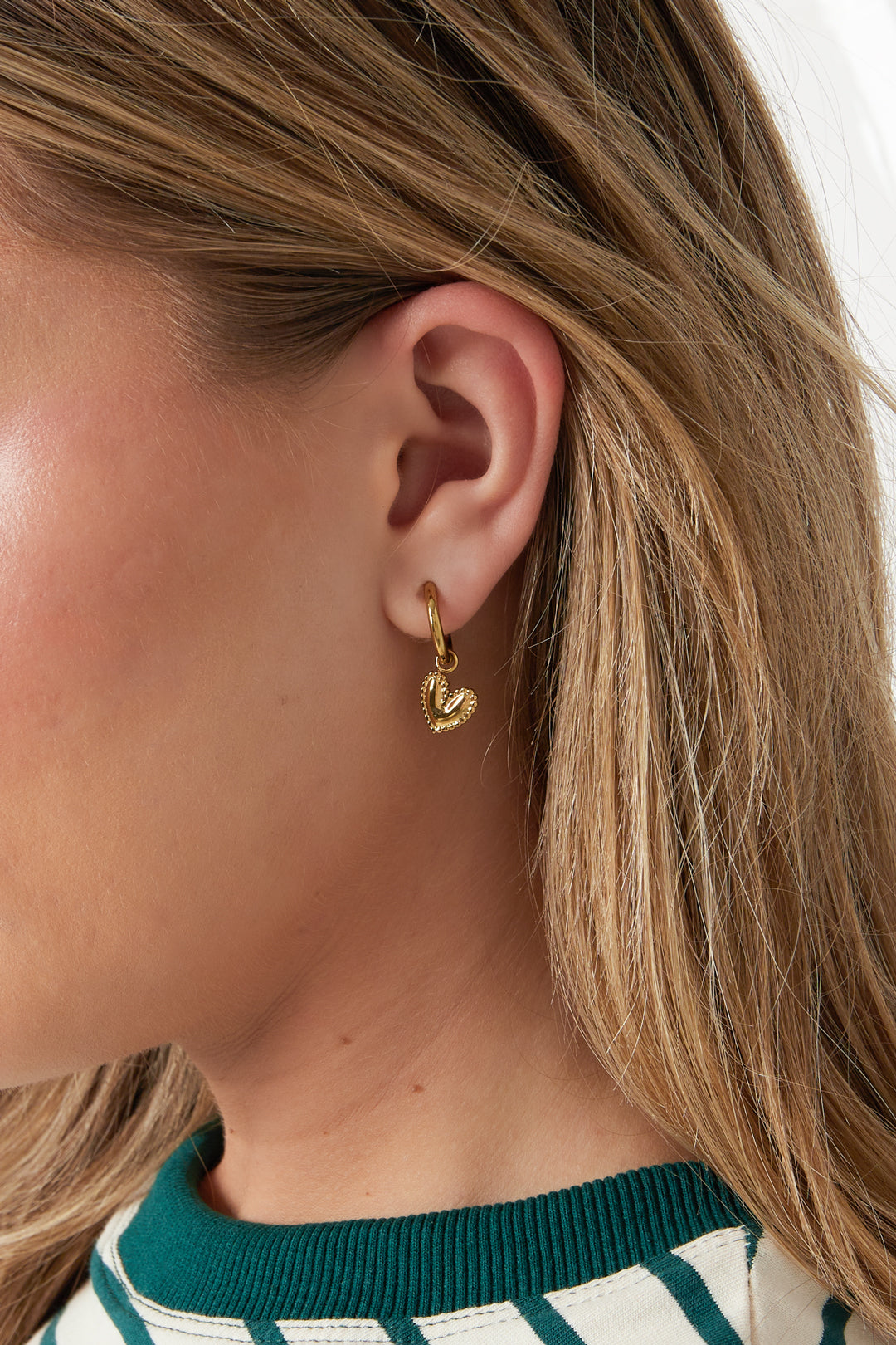 GoldAura™ Golden Heart Charm Hoop Earrings – Elegant Everyday Jewelry
