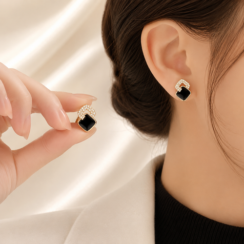 Black Crystal Square Earrings – Elegant Geometric Luxury Stud Earrings